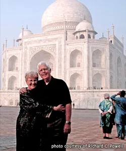 Gwen and Richard Powell in front of the Taj Mahal